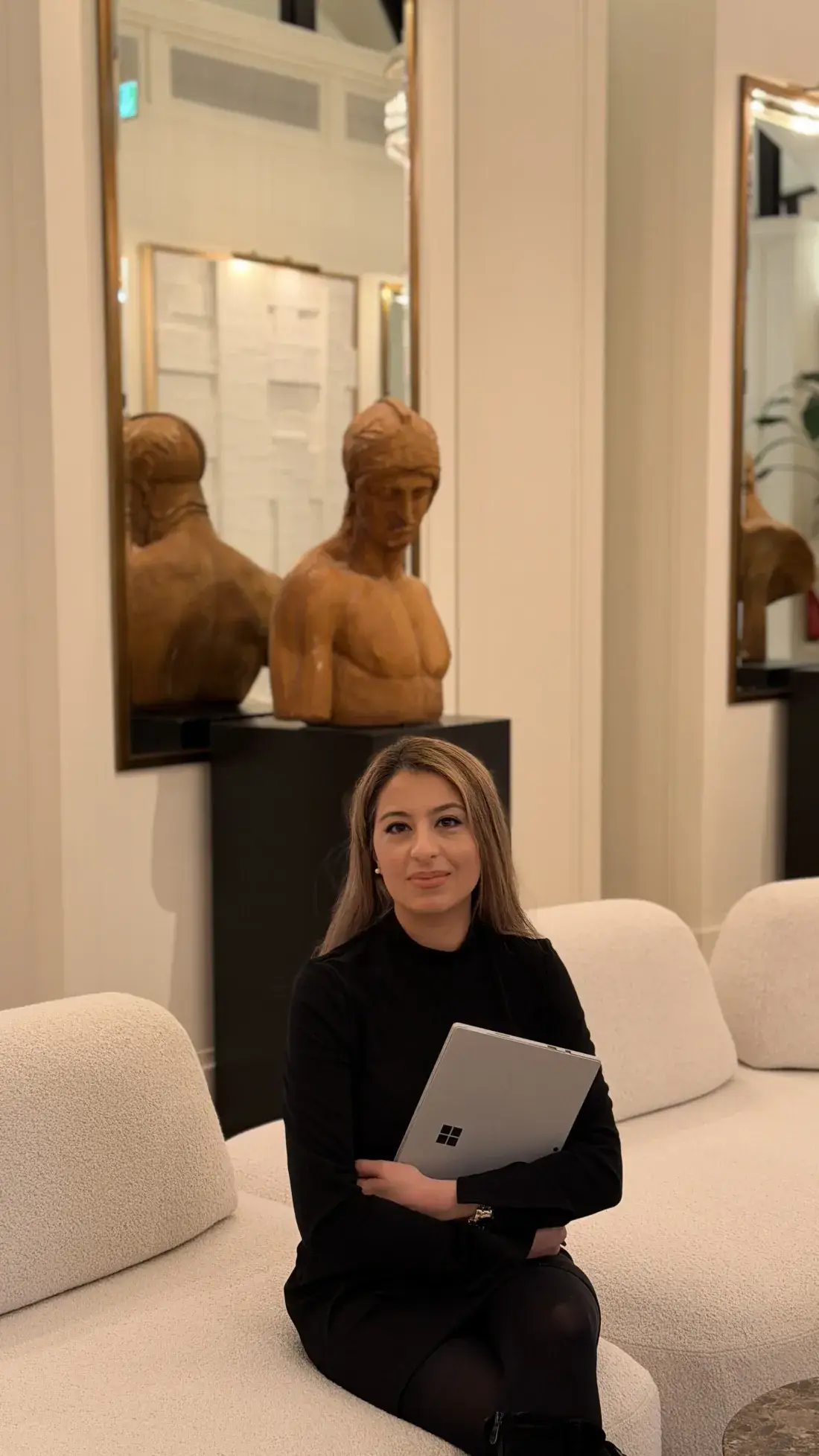 Mariam Tarek bei der Beratung